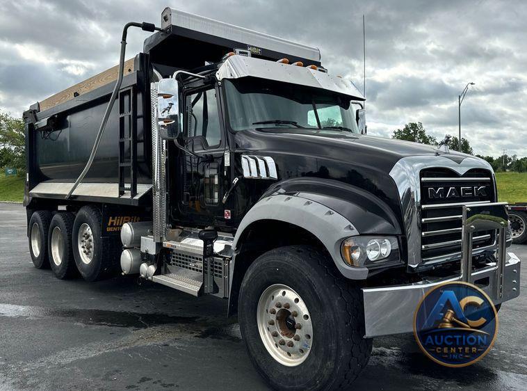 2019 Mack Granite dump truck