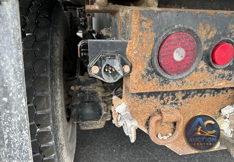 2019 Mack Granite dump truck
