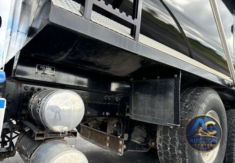 2019 Mack Granite dump truck