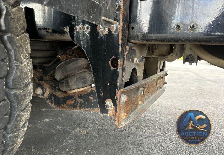2019 Mack Granite dump truck