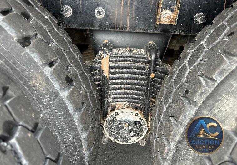 2019 Mack Granite dump truck