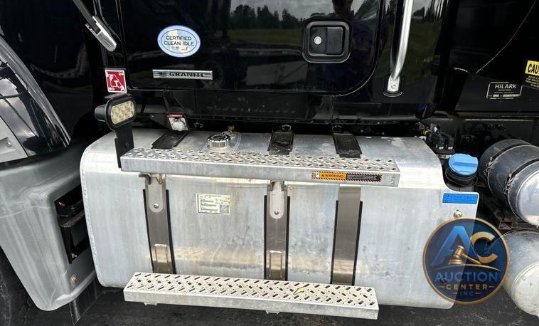 2019 Mack Granite dump truck