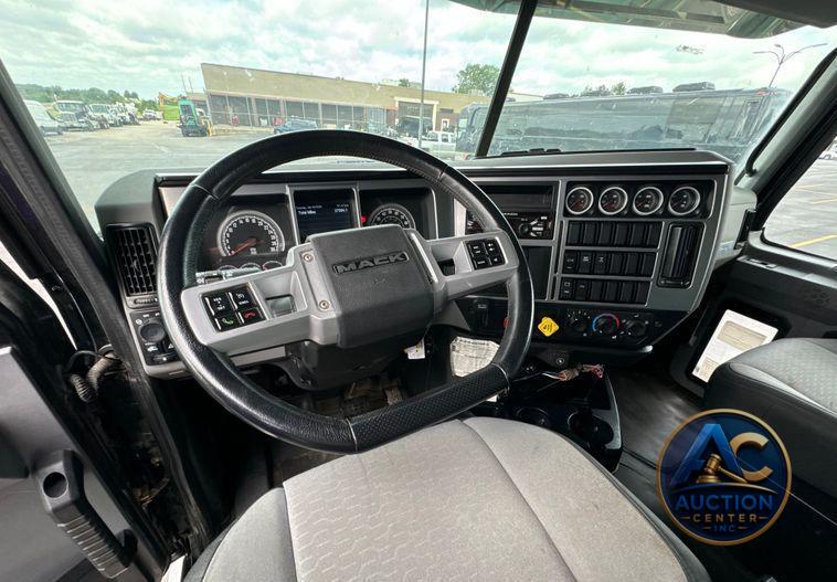 2019 Mack Granite dump truck