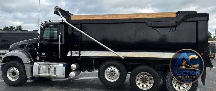 2019 Mack Granite dump truck