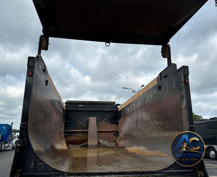2019 Mack Granite dump truck