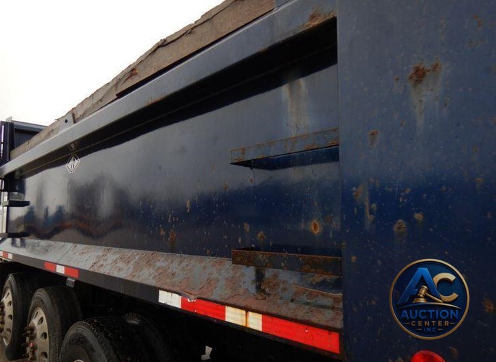 2007 Mack GU713  dump truck