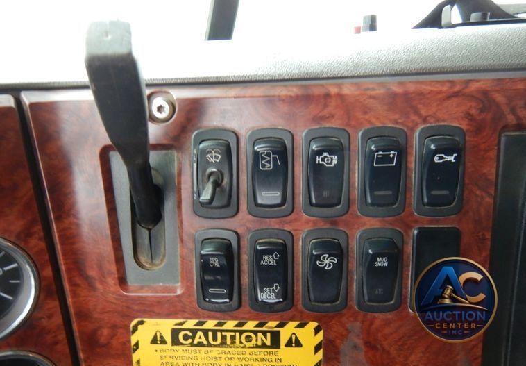 2007 Mack GU713  dump truck