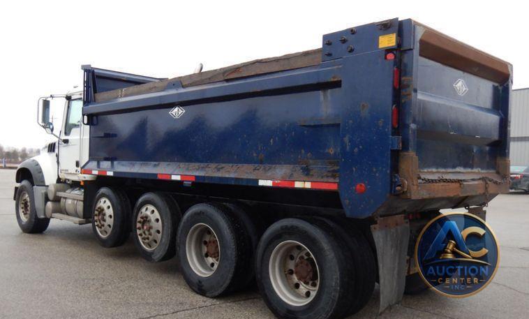 2007 Mack GU713  dump truck