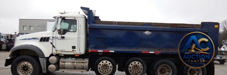 2007 Mack GU713  dump truck