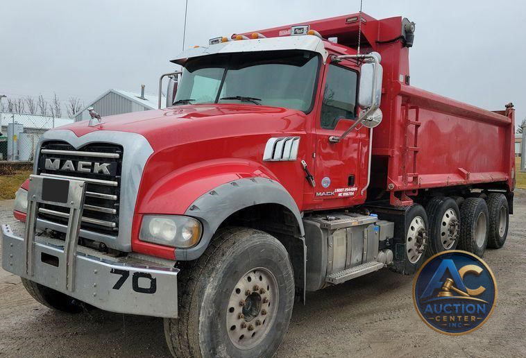 2018 Mack Granite GU700 dump truck