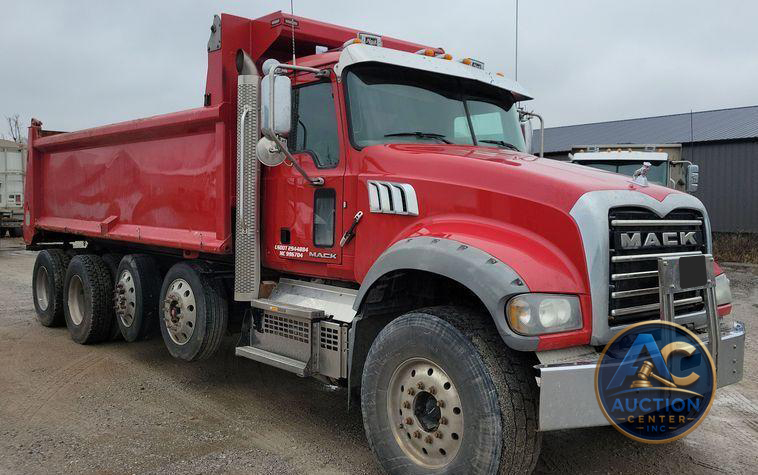 2018 Mack Granite GU700 dump truck