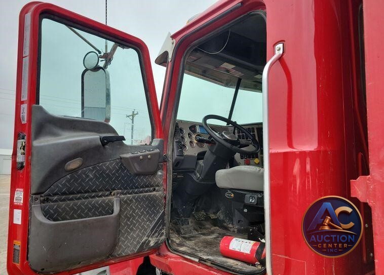 2018 Mack Granite GU700 dump truck