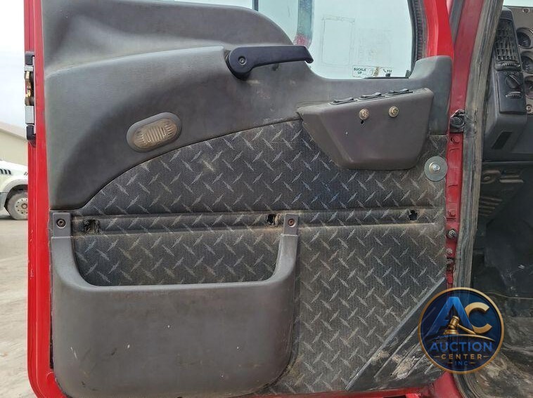 2018 Mack Granite GU700 dump truck