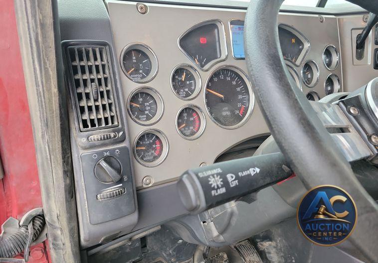 2018 Mack Granite GU700 dump truck