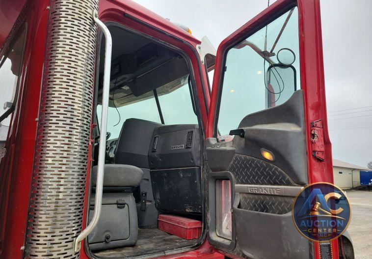2018 Mack Granite GU700 dump truck