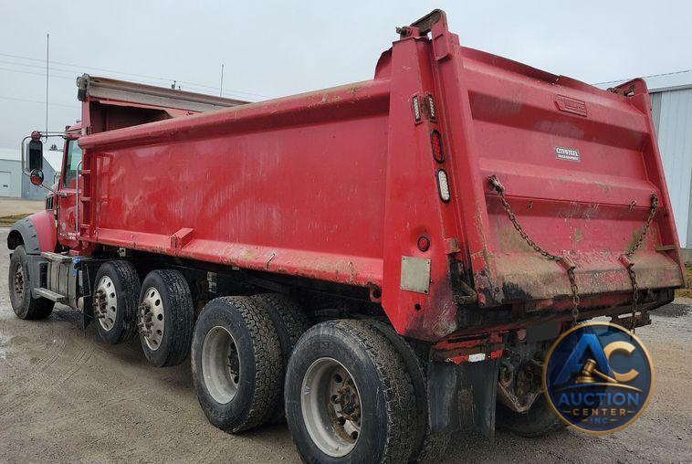 2018 Mack Granite GU700 dump truck