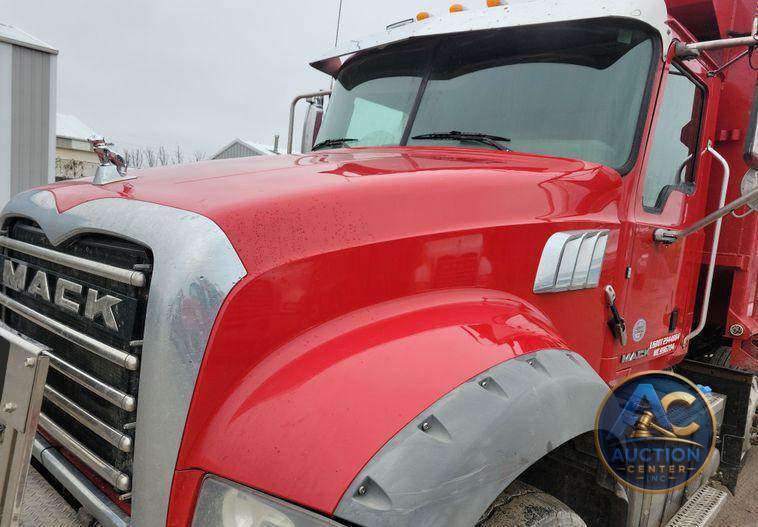 2018 Mack Granite GU700 dump truck