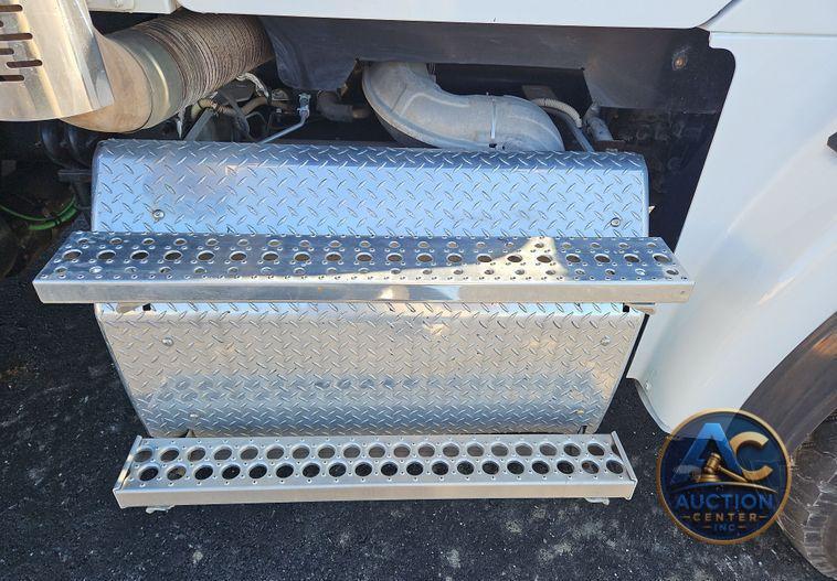 2016 Freightliner Coronado 122SD  dump truck