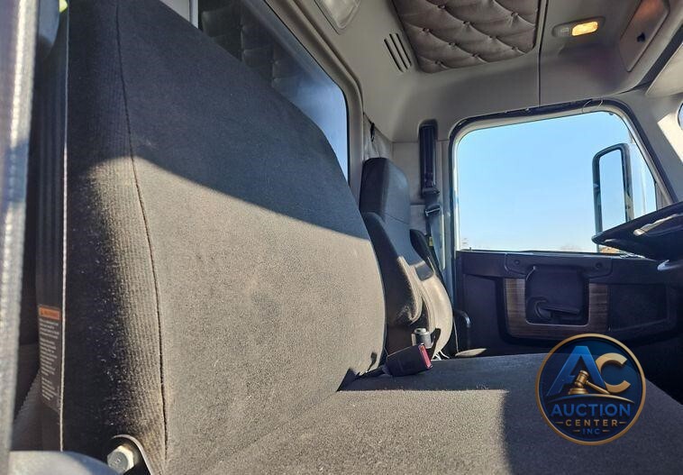 2016 Freightliner Coronado 122SD  dump truck
