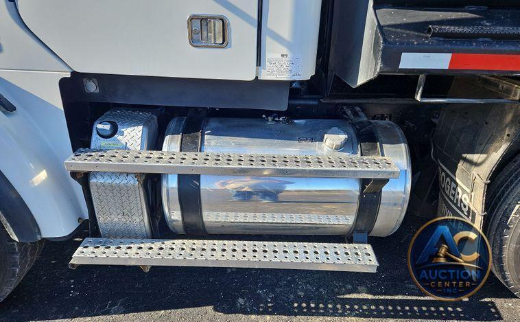 2016 Freightliner Coronado 122SD  dump truck