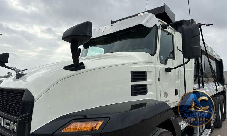 2019 Mack Anthem dump truck