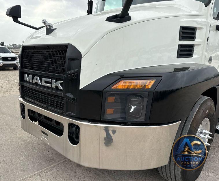 2019 Mack Anthem dump truck