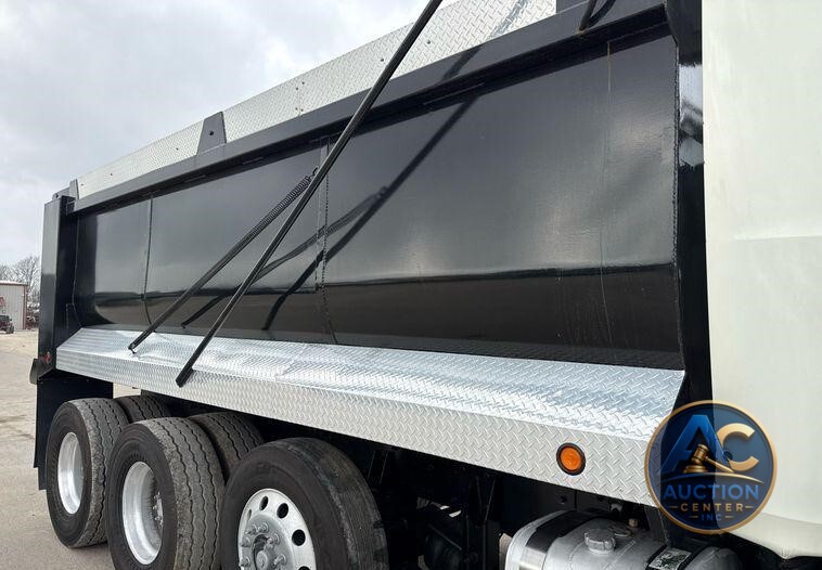 2019 Mack Anthem dump truck