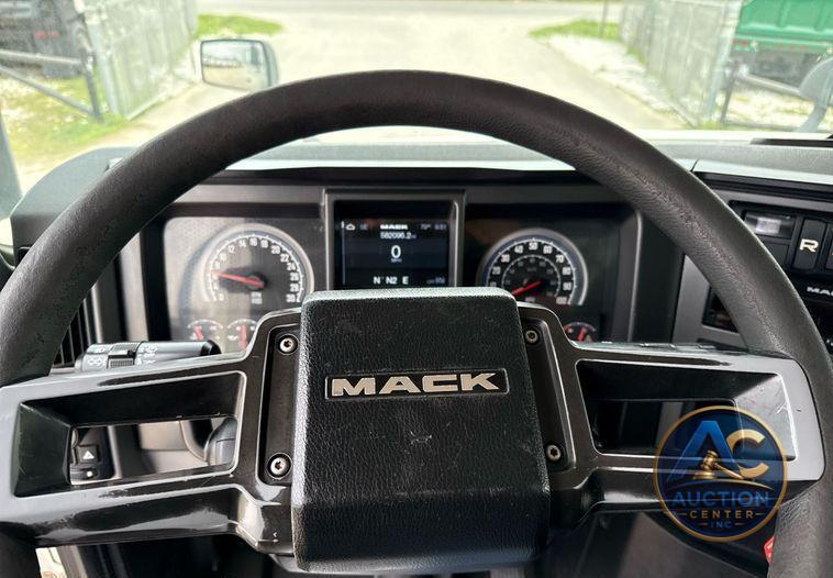 2019 Mack Anthem dump truck