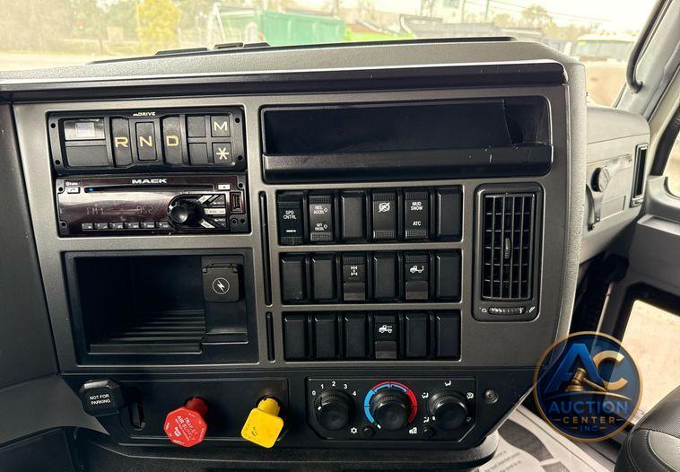 2019 Mack Anthem dump truck