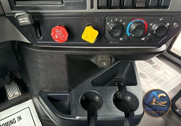 2019 Mack Anthem dump truck