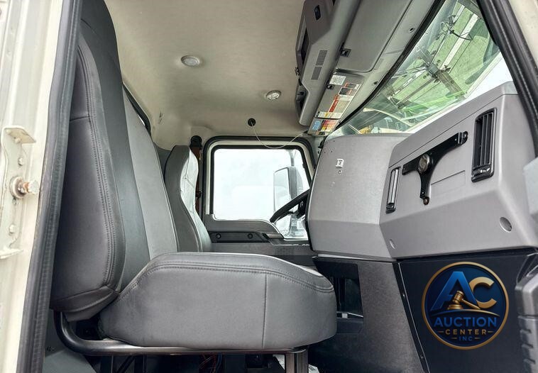 2019 Mack Anthem dump truck