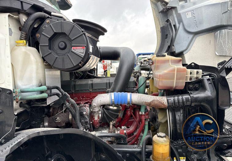 2019 Mack Anthem dump truck