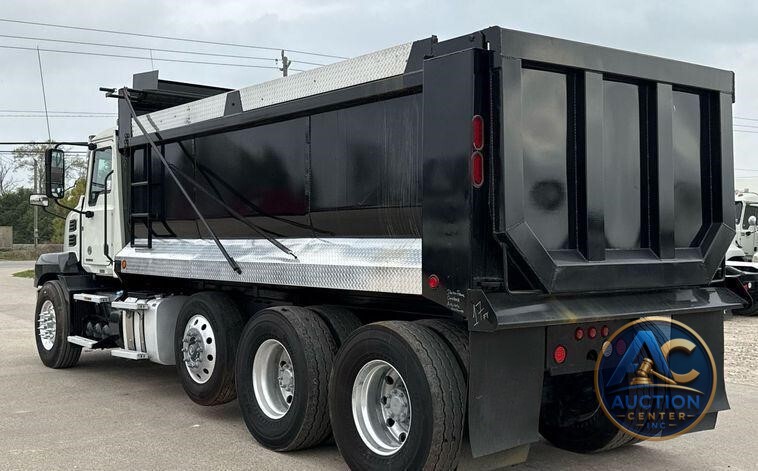 2019 Mack Anthem dump truck