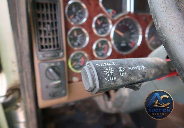 2009 Mack GU713  dump truck