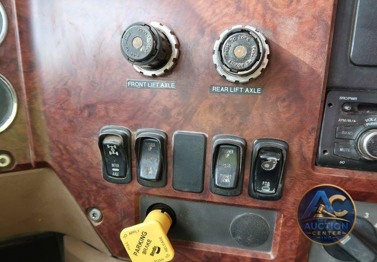 2009 Mack GU713  dump truck
