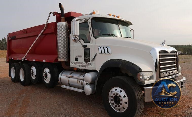2009 Mack GU713  dump truck
