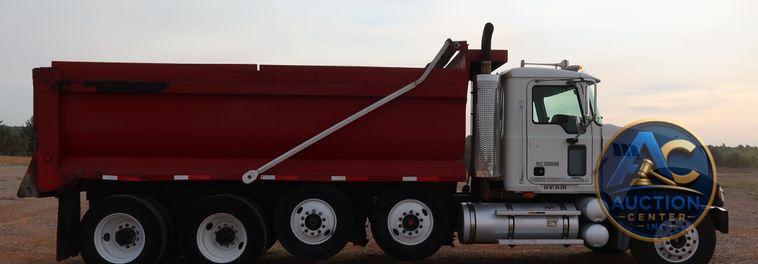 2009 Mack GU713  dump truck