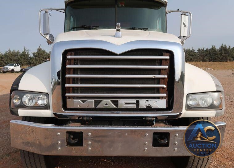 2009 Mack GU713  dump truck