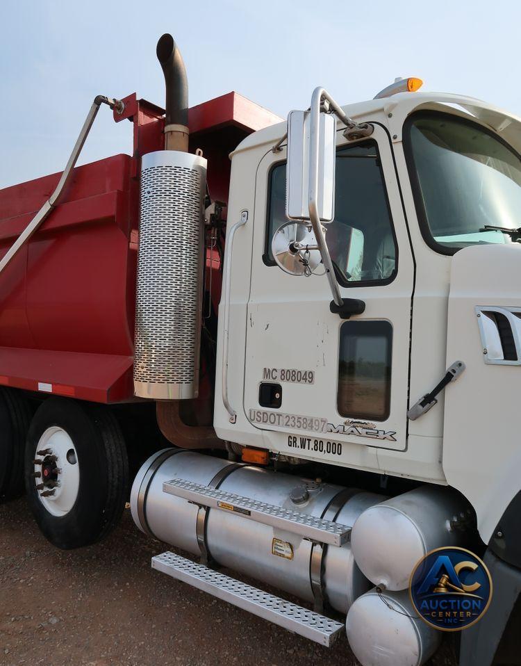 2009 Mack GU713  dump truck