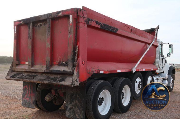 2009 Mack GU713  dump truck