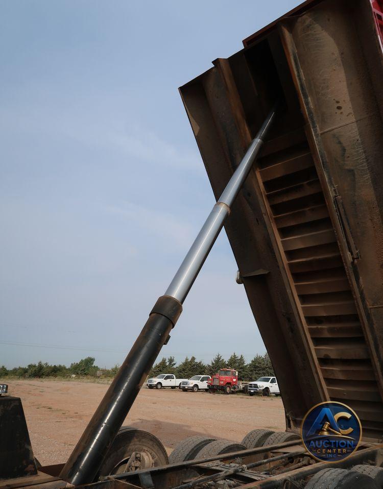 2009 Mack GU713  dump truck