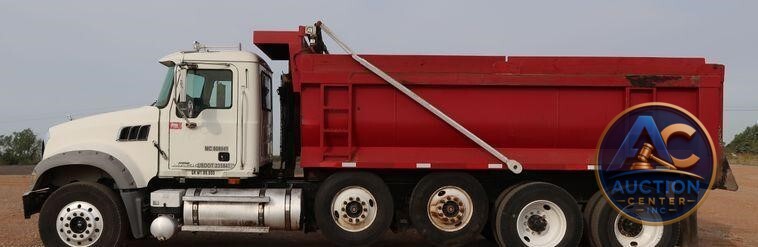 2009 Mack GU713  dump truck