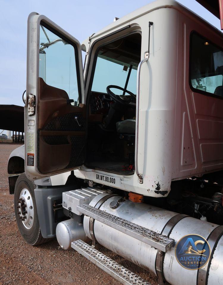 2009 Mack GU713  dump truck