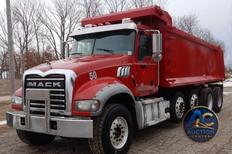 2013 Mack Granite dump truck