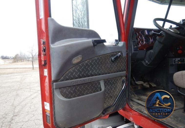 2013 Mack Granite dump truck