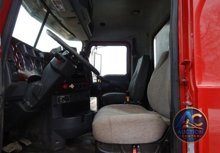 2013 Mack Granite dump truck