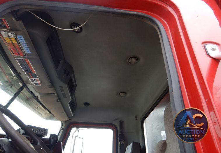 2013 Mack Granite dump truck