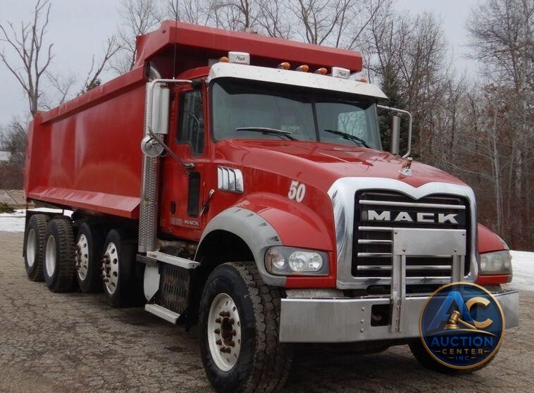 2013 Mack Granite dump truck