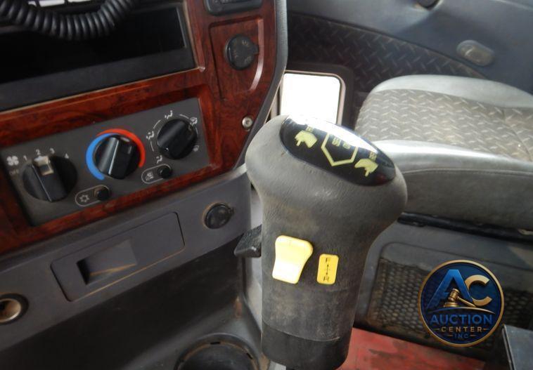 2013 Mack Granite dump truck
