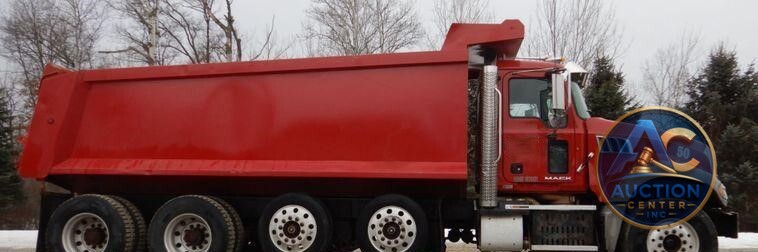 2013 Mack Granite dump truck